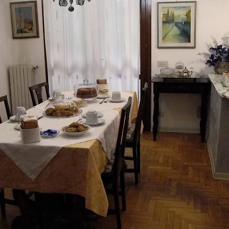 Il Cipresso Couette-café Treggiaia