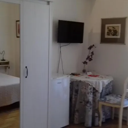 Bed and Breakfast Il Cipresso Treggiaia